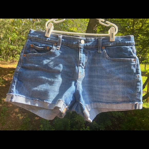 GAP 1969 3” Jean Shorts - Picture 6 of 7